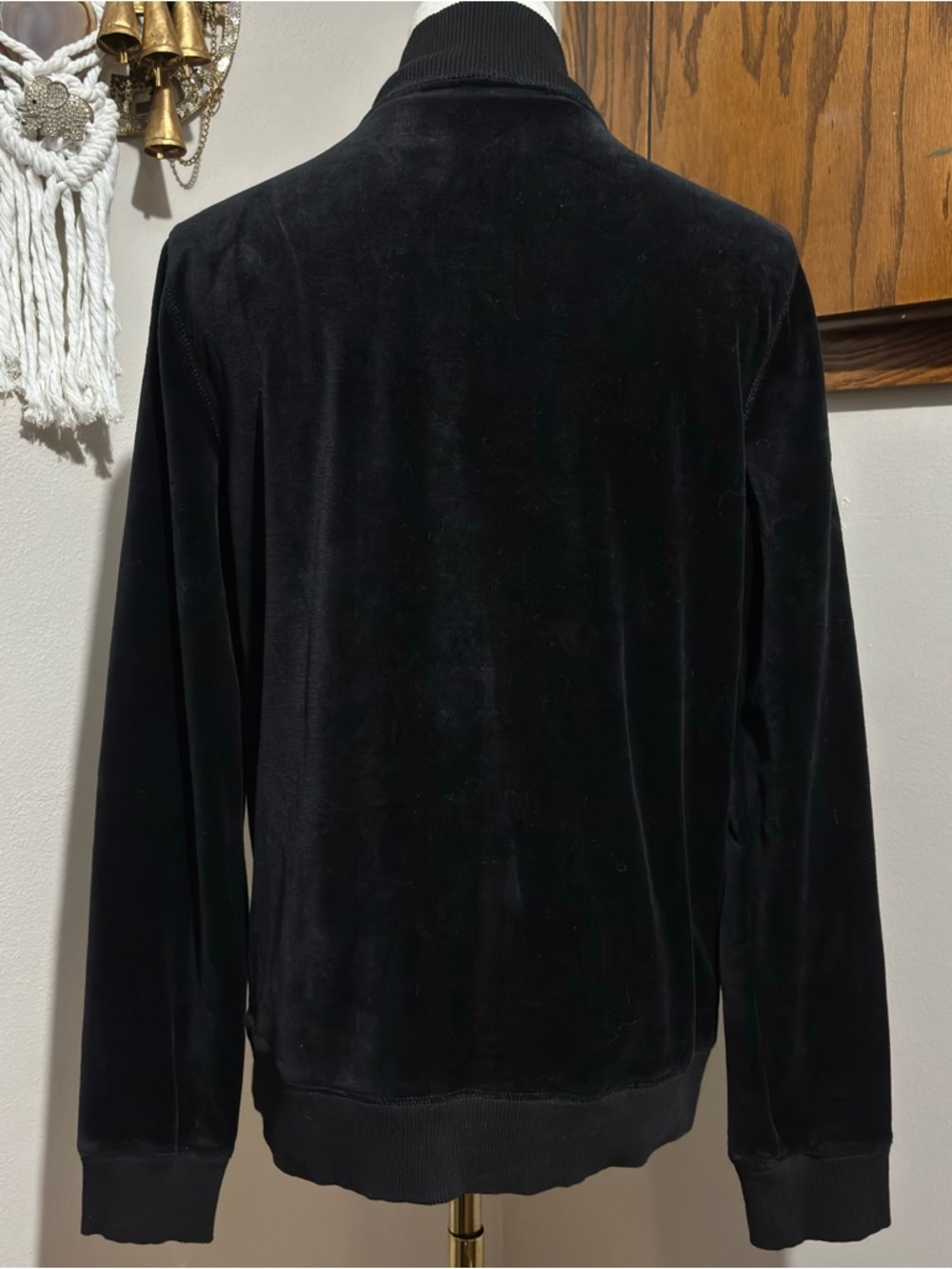 Black Sporty Velour Velvet  Zip-Up Jacket Size Medium Athletic Designer Top - Picture 4 of 8